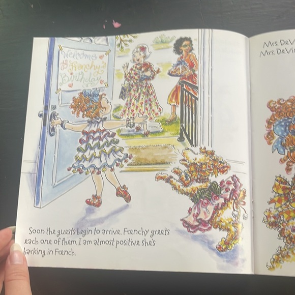 Fancy Nancy Puppy Party kids book - Picture 14 of 17